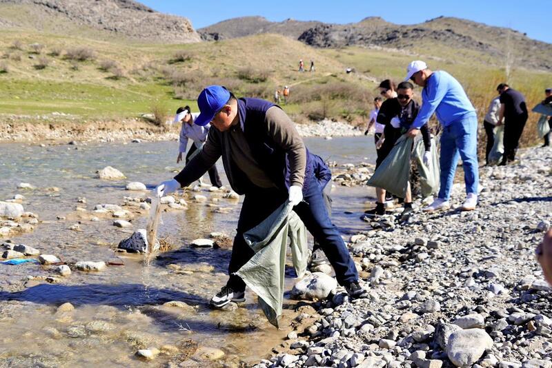 ТУРКЕСТАН: В КЕНТАУ В РАМКАХ ЭКОАКЦИИ «МӨЛДІР БҰЛАҚ» РАСЧИЩЕНЫ РОДНИКИ В ХАНТАГИ