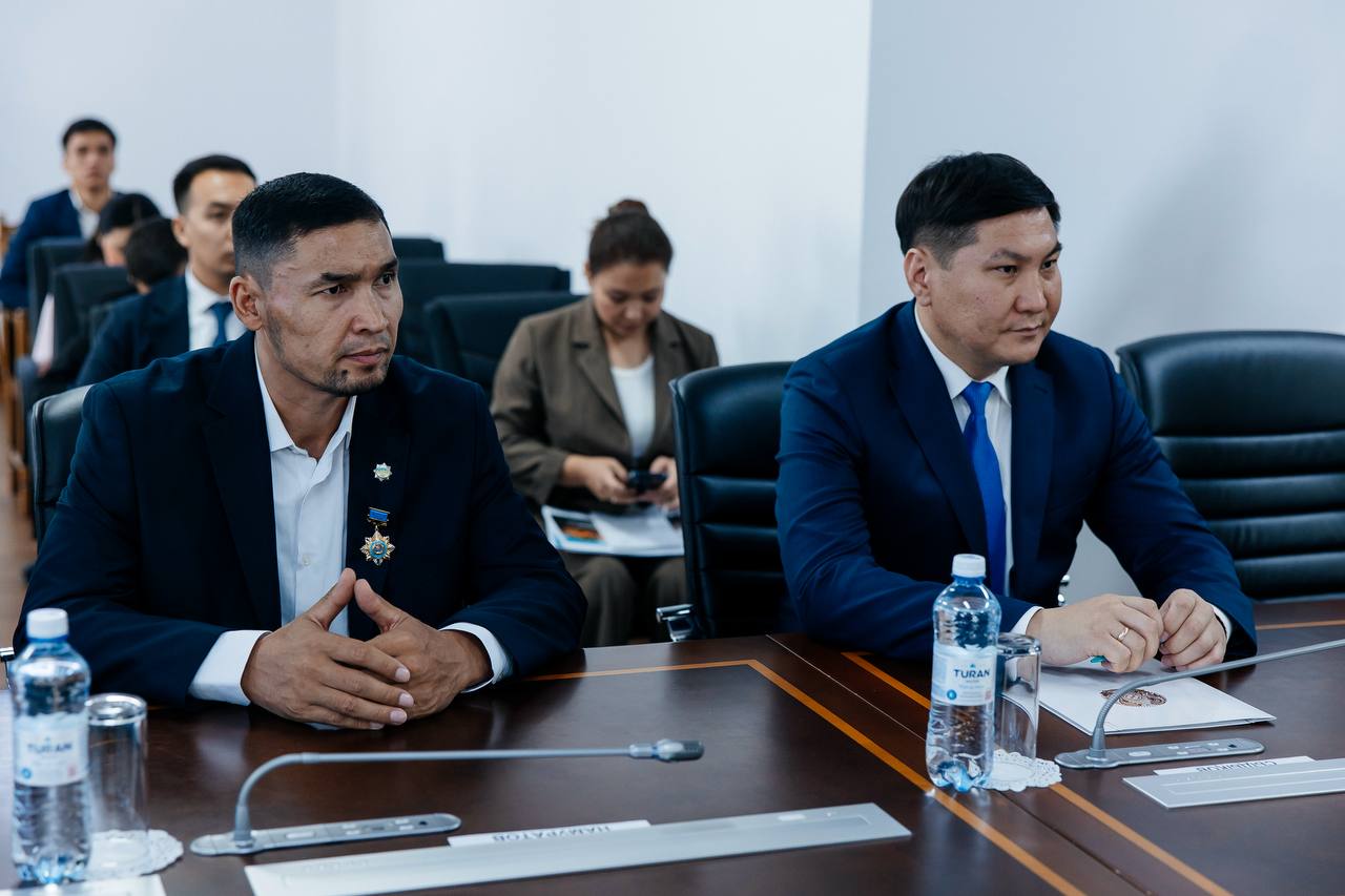 Болат Акчулаков отметил достижения параволейболистов сборной Казахстана