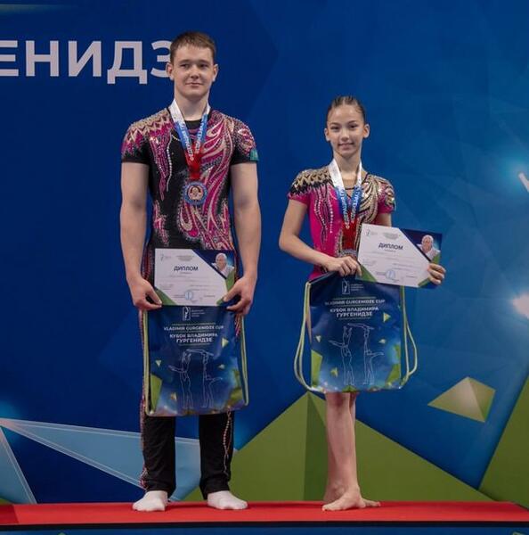 Почти полторы тысячи карагандинцев занимаются спортивной акробатикой