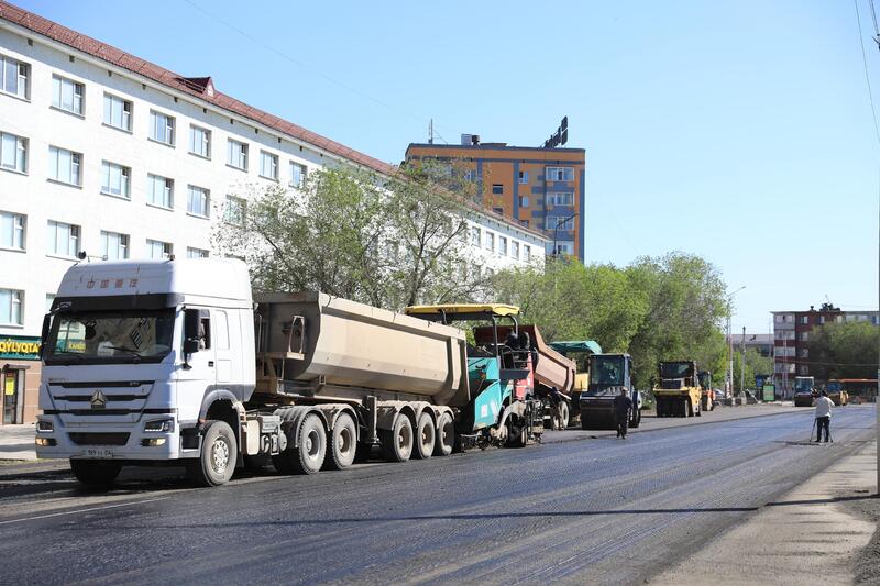 В Актобе продолжается масштабный средний ремонт городских дорог