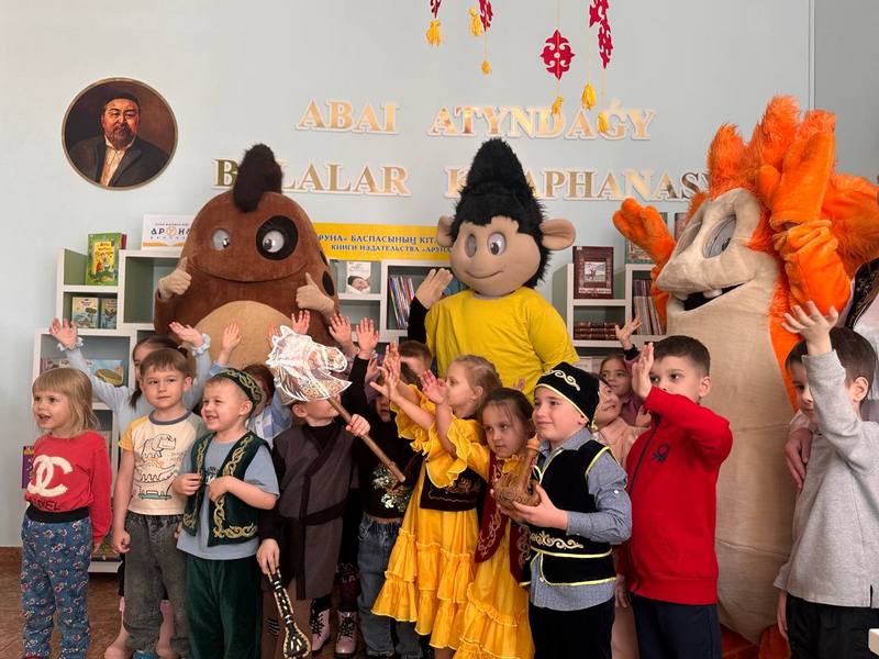 В библиотеке Караганды стартовали встречи детей с казахстанскими издателями