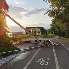 Штормовой ветер в Павлодарской области: отключения, разрушения и пострадавшие