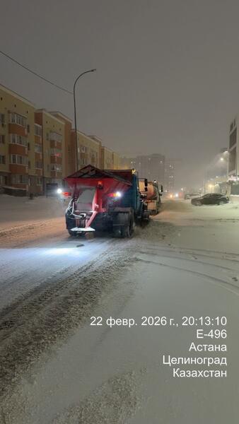 Более 1 600 единиц спецтехники задействовано в снегоуборочных работах в Астане