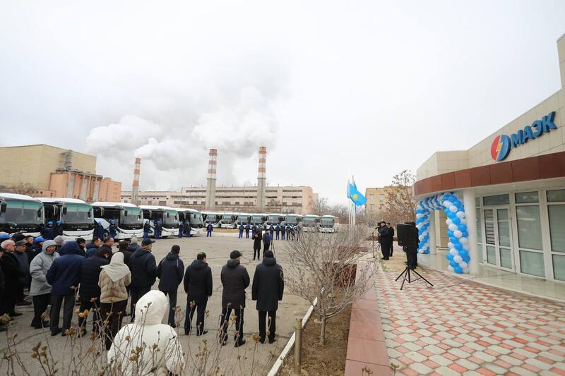 В Актау предприятию MAЭK вручили 20 автобусов