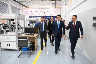 Аким Алматы ознакомился с научной инфраструктурой КазНУ имени аль-Фараби