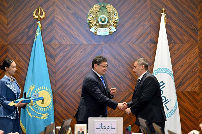 В области Абай чествовали специалистов энергетической отрасли