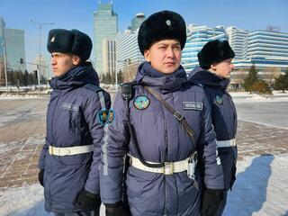 Гвардейцы вернули заблудившегося подростка матери в Усть-Каменогорске