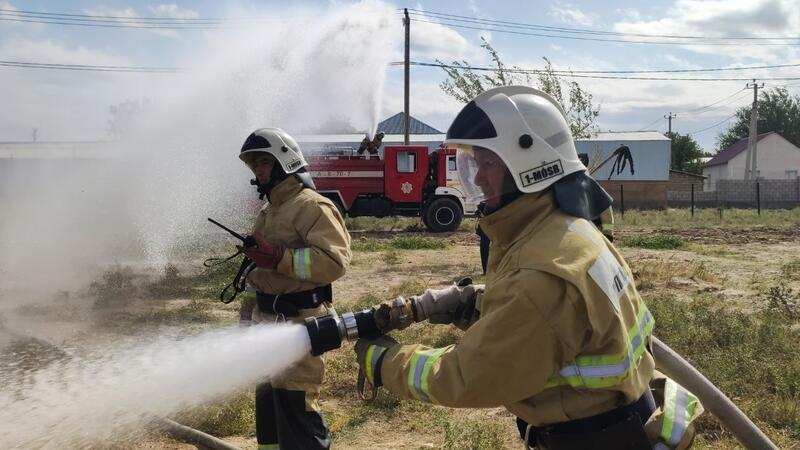 В Шымкенте проведено пожарно-тактическое учение по тушению лесостепных пожаров