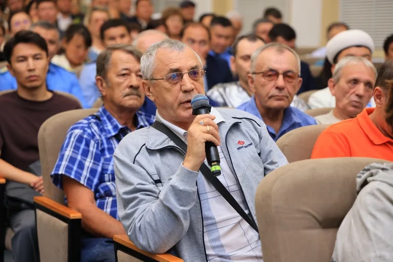 Ермаганбет Булекпаев встретился с жителями Абайского района