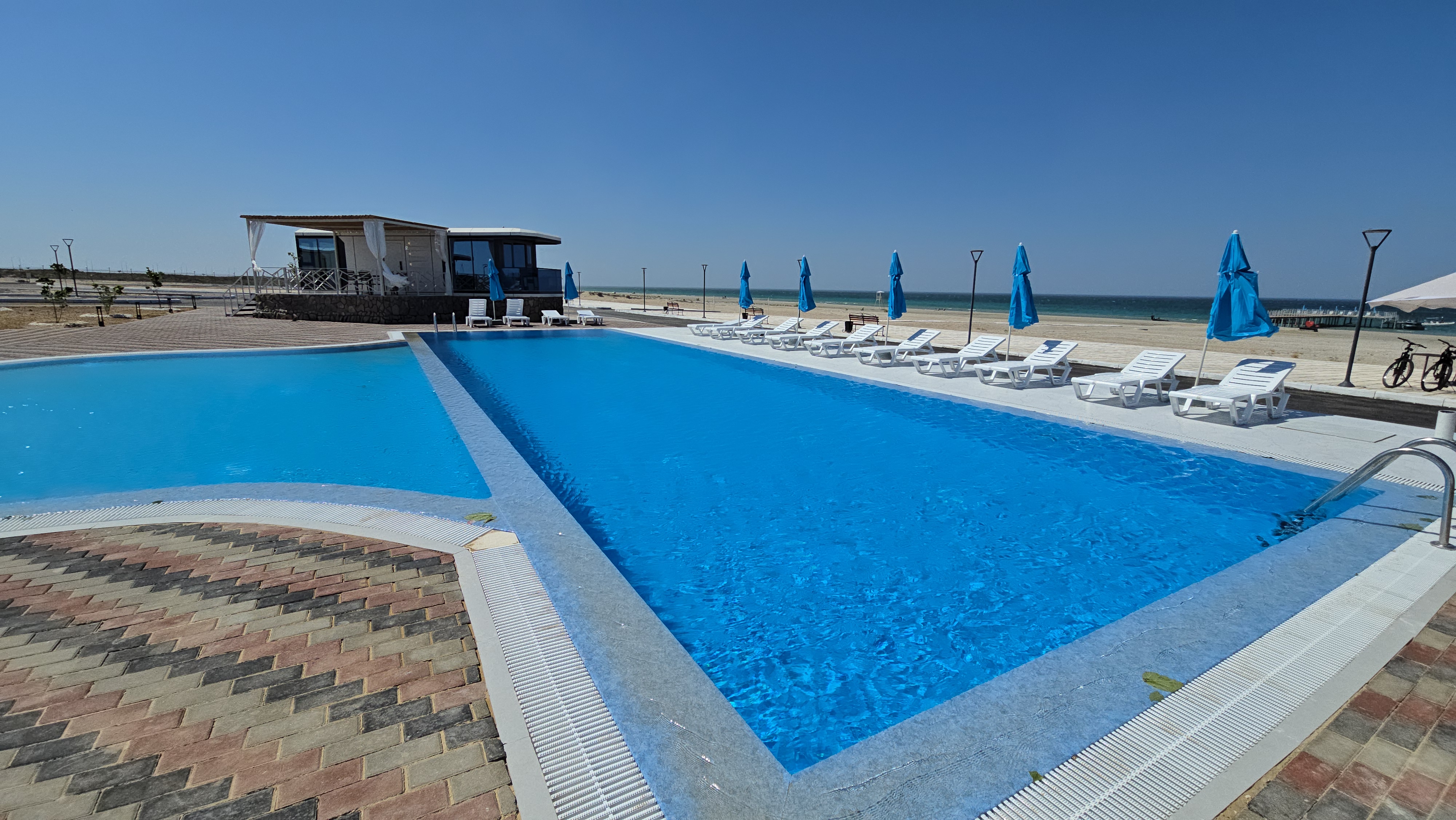 Чингис Аринов открыл первый в Казахстане центр отдыха «112 Resort Aktau» для сотрудников МЧС
