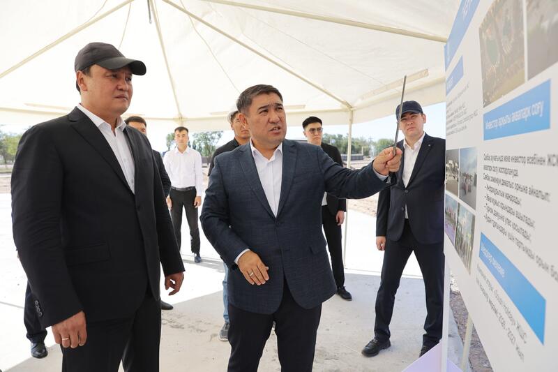 Улучшение городской среды, аквакультура, промышленный сектор — рабочая поездка Е. Карашукеева в Шуский район