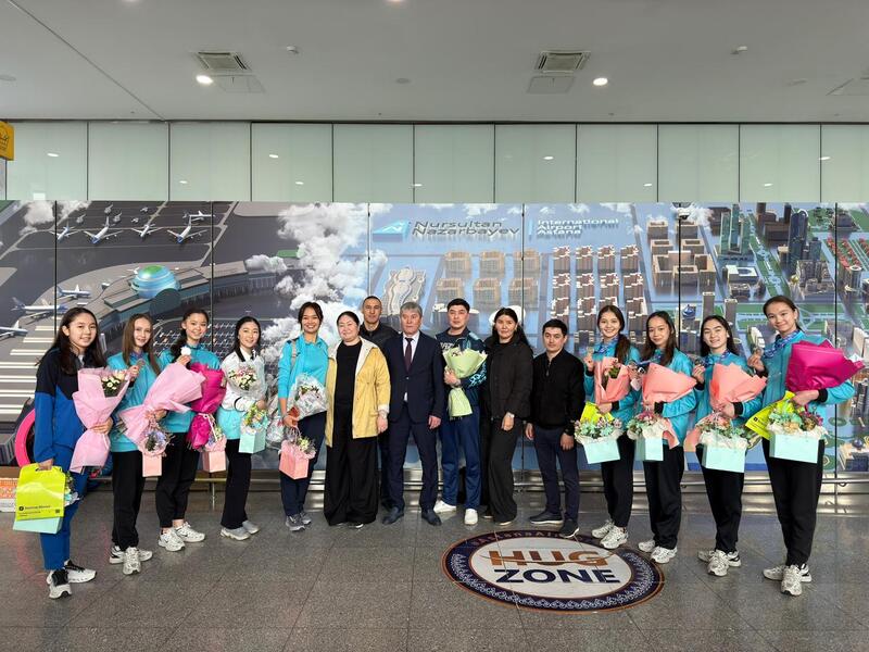 Столичные спортсменки, завоевавшие серебро на Кубке мира, вернулись на родину