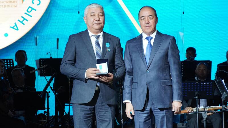 Конституция – прочная опора независимости страны