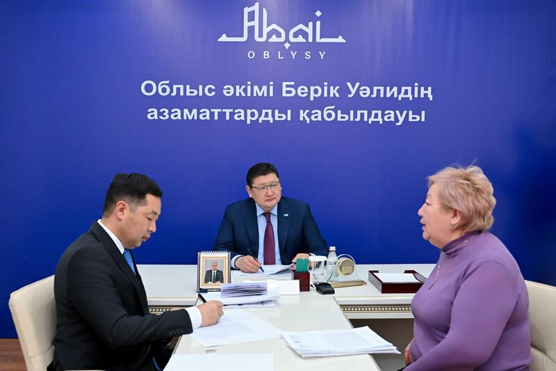 Аким области провел прием жителей Аягозского района по личным вопросам