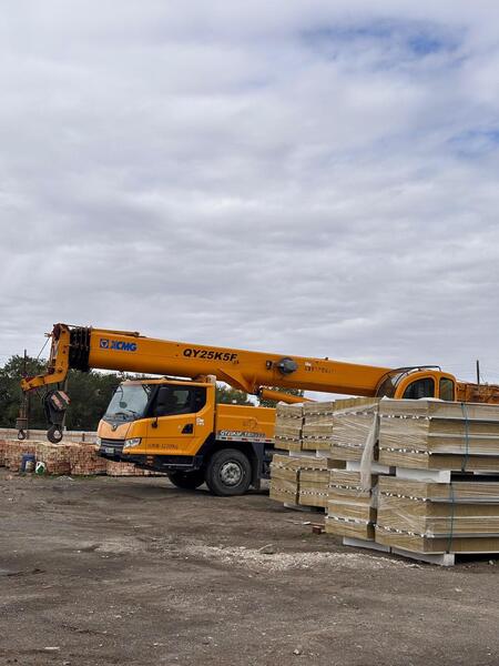 В Аксуатском районе строятся новые спортивные объекты