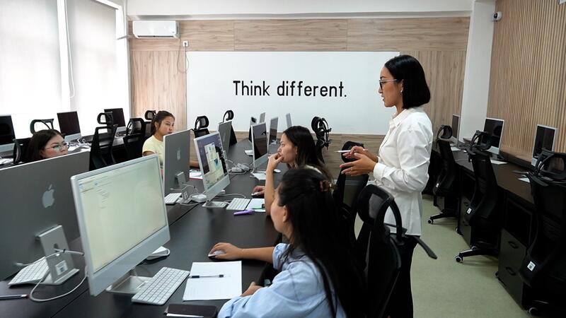 Преподаватели QyzPU повысили квалификацию в области технологий Apple
