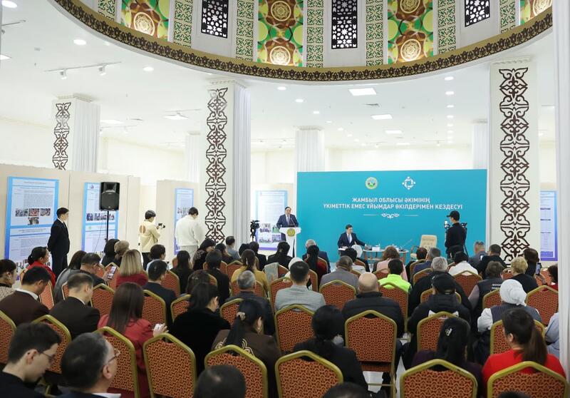 Ербол Карашукеев встретился с представителями НПО