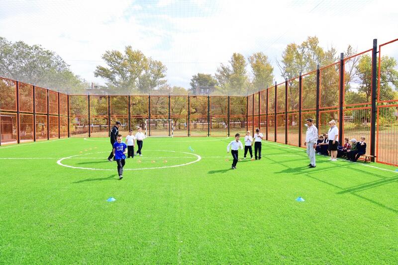 От школьных лабораторий до технопарка: фонд «Қазақстан халқына» помогает развитию образования в Карагандинской области  