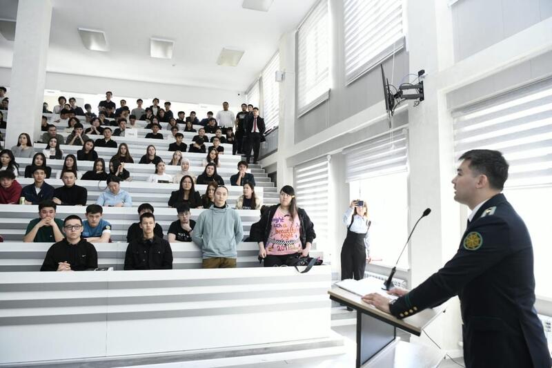 О современных угрозах в цифровой среде рассказали студентам столичного вуза