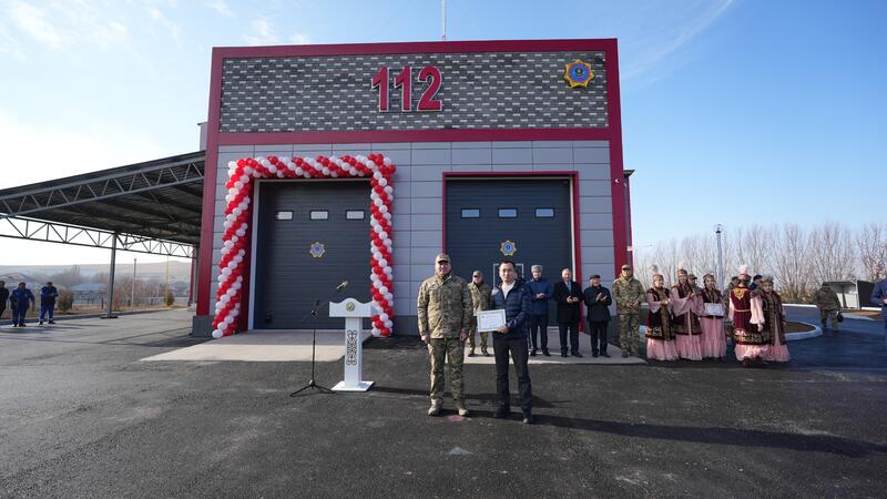 Глава МЧС дал старт работе первого в Казахстане универсального комплекса пожарных, медиков и полиции