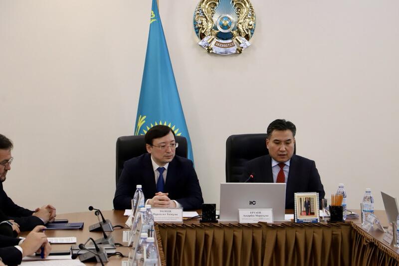 А. Ертаев провел совещание по обсуждению ключевых изменений в проект новой Конституции РК