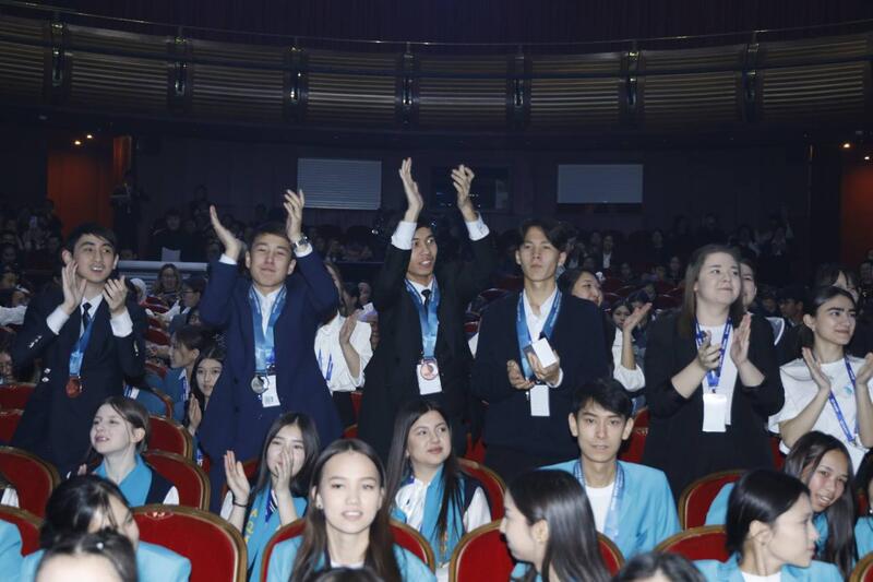 193 награды разыграны на Республиканской олимпиаде по общественно-гуманитарному направлению для учащихся сельских школ