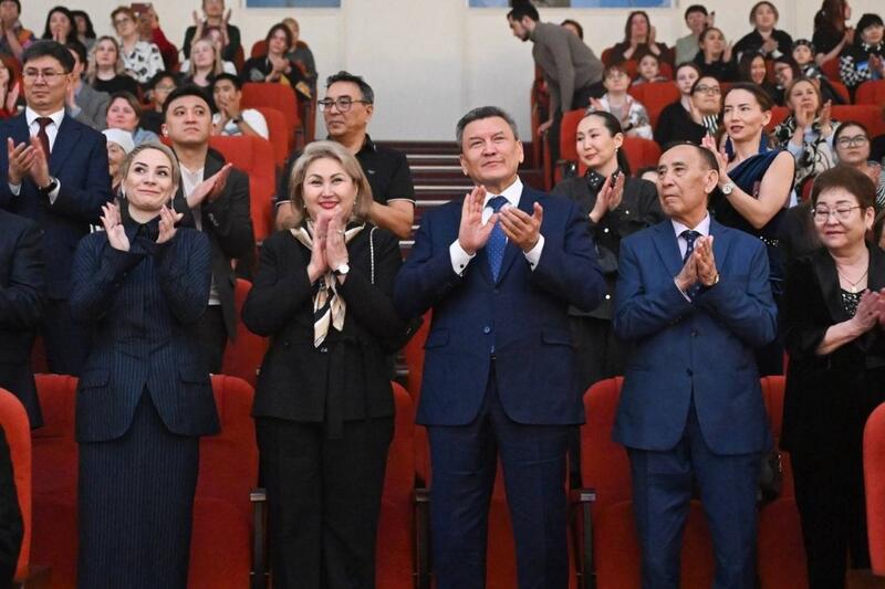 Аким области посетил премьеру этнопластического перформанса «Ботай» театра Sensitive