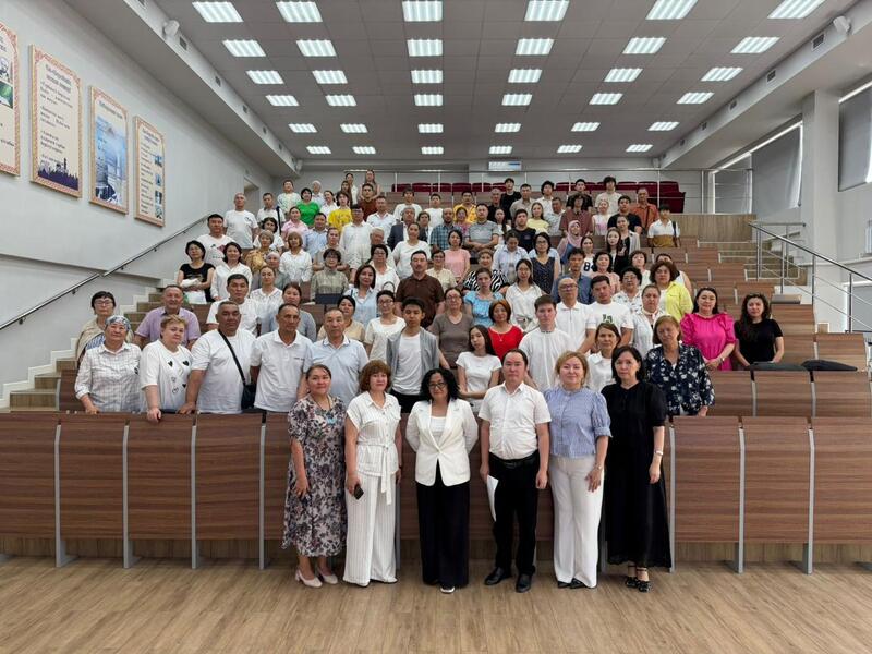 В столичном вузе прошло собрание, посвященное разъяснению роли Конституции в жизни общества