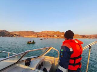 МЧС призывает граждан не выходить на тонкий лёд и соблюдать правила безопасности на водоёмах