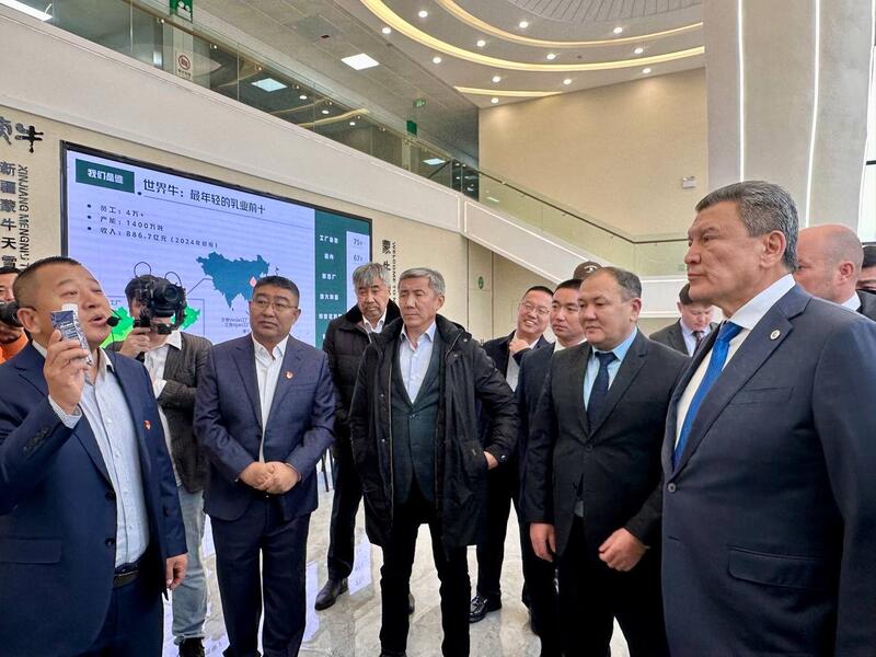 Визит в Китайскую Народную Республику продолжился в городе Урумчи, в Синьцзян-Уйгурском автономном округе