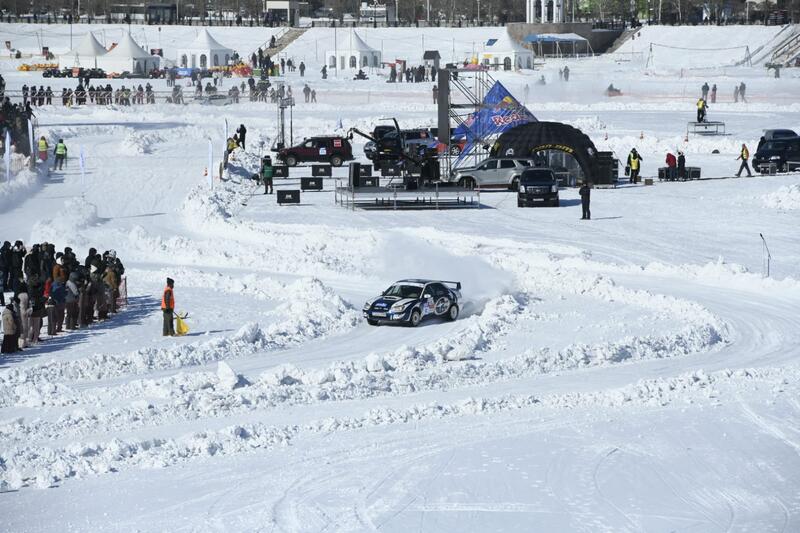 Традиционная ледовая гонка прошла на реке Есиль в Астане