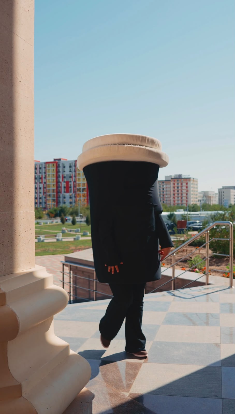 ☕️ Утро начинается с кофе — даже на избирательном участке!