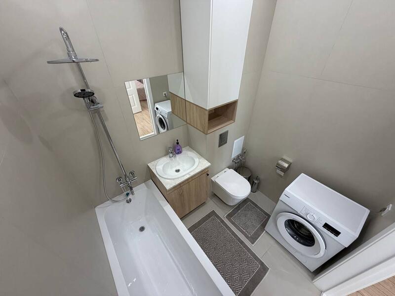 Тепло и забота: семье сотрудника МЧС вручили ключи от квартиры