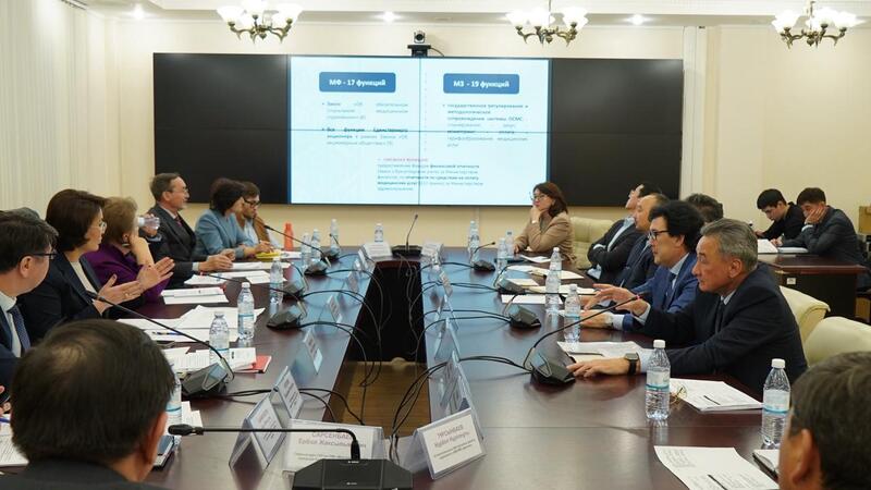 В МИНЗДРАВЕ ОБСУДИЛИ ПРОЕКТ КОНСТИТУЦИОННЫХ ИЗМЕНЕНИЙ В ЧАСТИ ПРАВА НА МЕДИЦИНСКУЮ ПОМОЩ