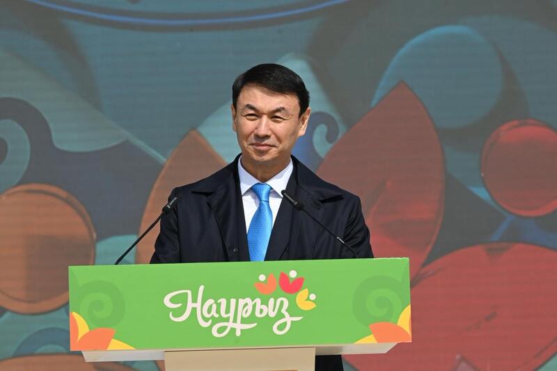 Дархан Сатыбалды поздравил горожан с Наурыз мейрамы