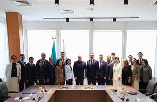 На площадке Astana IT University состоялась рабочая встреча Председателя Высшего Судебного Совета Дмитрия Малахова с ректором университета Альтаиром Ахметовым