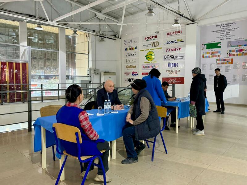 В городе Темиртау в торговом доме «Пассаж» прошла республиканская акция «Юридическая аптека», в рамках которой жителям была оказана бесплатная правовая помощь.