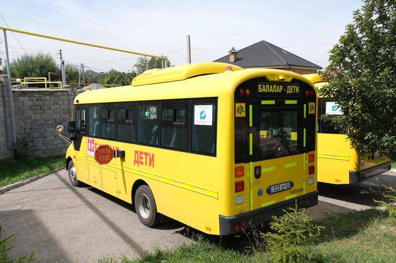 Более 8 тысяч учеников ежедневно могут добираться до школы и обратно в рамках проекта «Школьный автобус» в Алматы