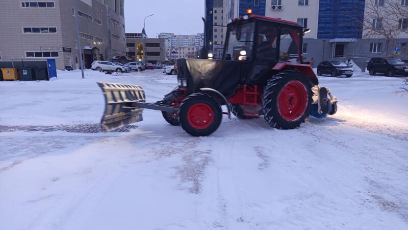 Около трех тысяч дорожных рабочих задействовано в снегоуборочных работах в Астане
