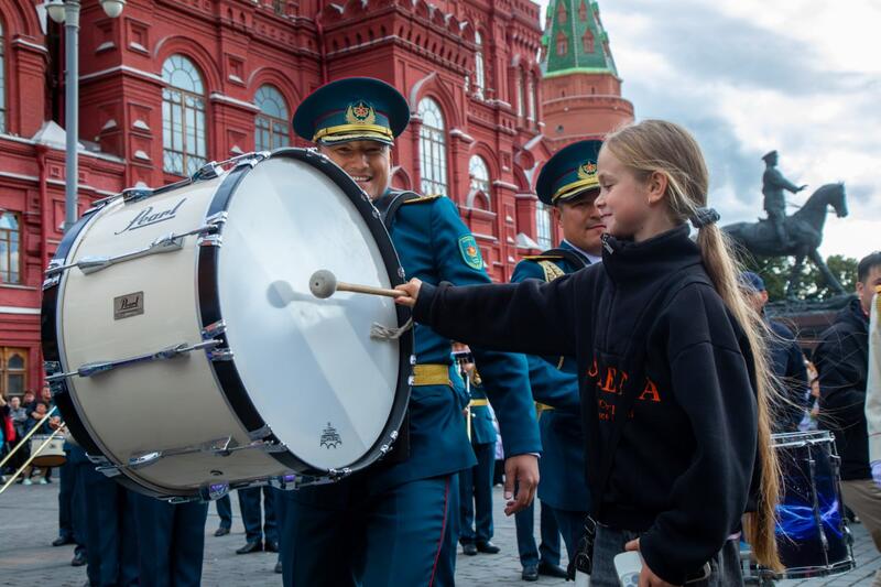 Творческий коллектив Вооруженных сил Казахстана вызвал фурор на Красной площади в Москве