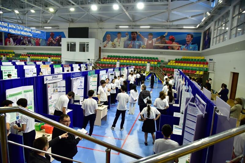 Казахстанские школьники представят около 1000 проектов на республиканском конкурсе научных работ