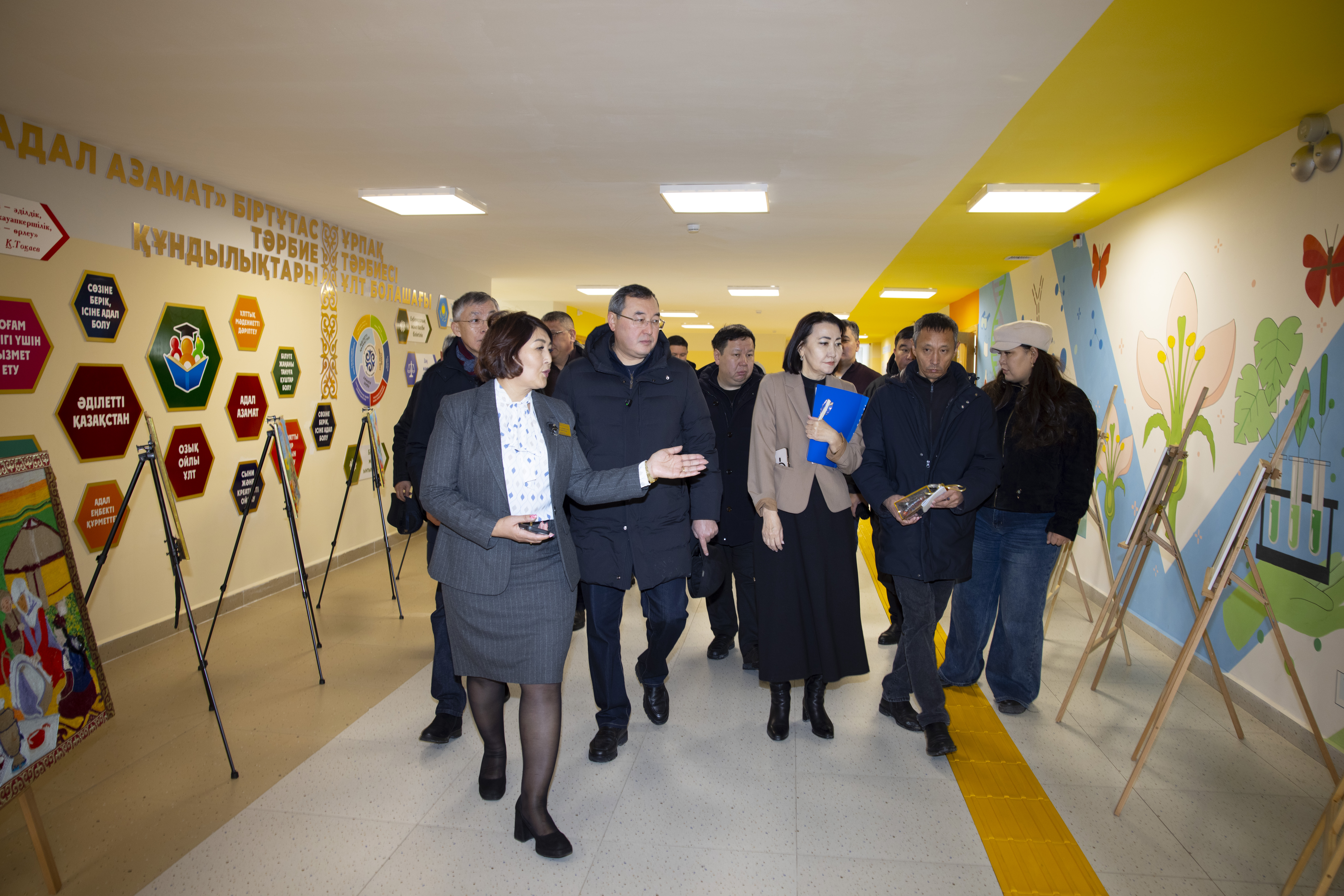 Аким Алматинской области с рабочей поездкой посетил Енбекшиказахский район
