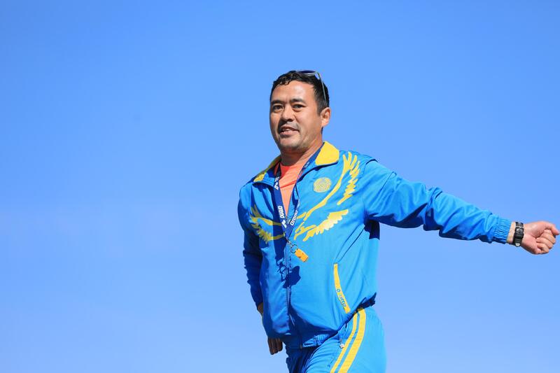 Более 200 школьников вместе сделали утреннюю зарядку