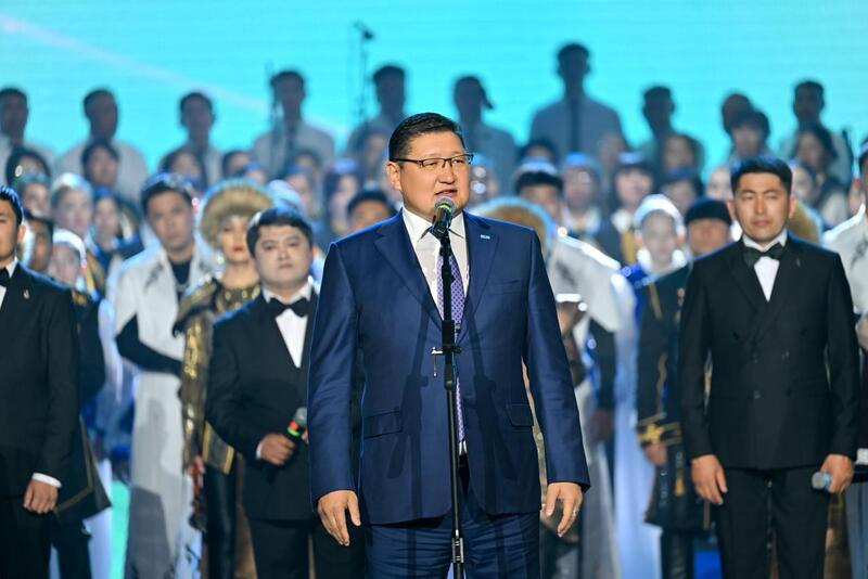 Победителю областного конкурса «Абай елі – өнер кеніші» подарили современный сборный сценический комплекс