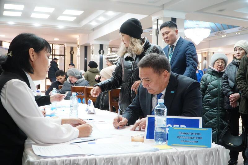 Аким Акмолинской области Марат Ахметжанов принял участие в республиканском референдуме
