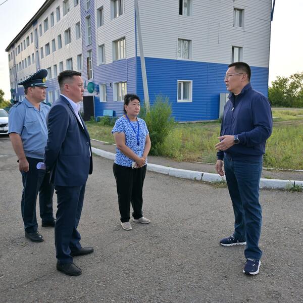 Аким Павлодарской области посетил населенные пункты, пострадавшие от непогоды