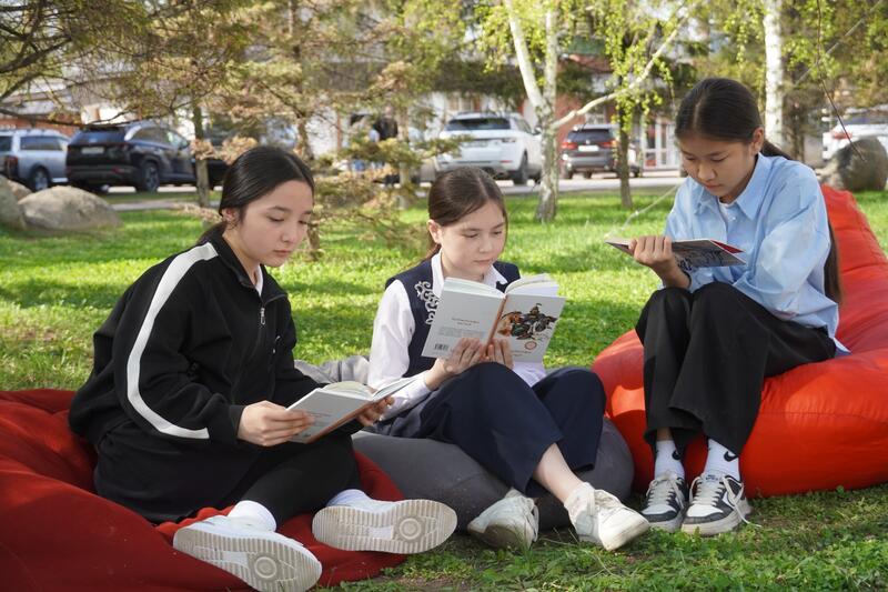 В Астане отметили Национальный день книги: «Кітап FEST» собрал любителей книг и искусства