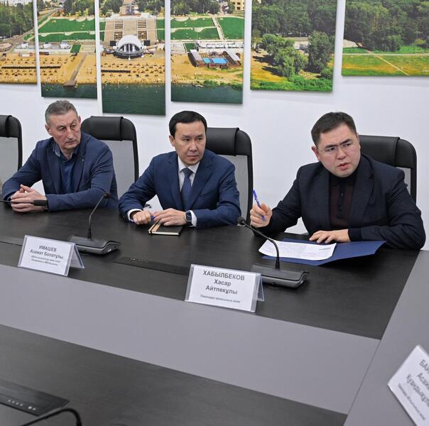 Аким области Асаин Байханов провел личный прием граждан