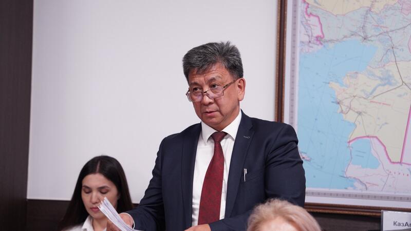 Айдарбек Сапаров поручил обеспечить своевременную подготовку элеваторов к приему нового урожая