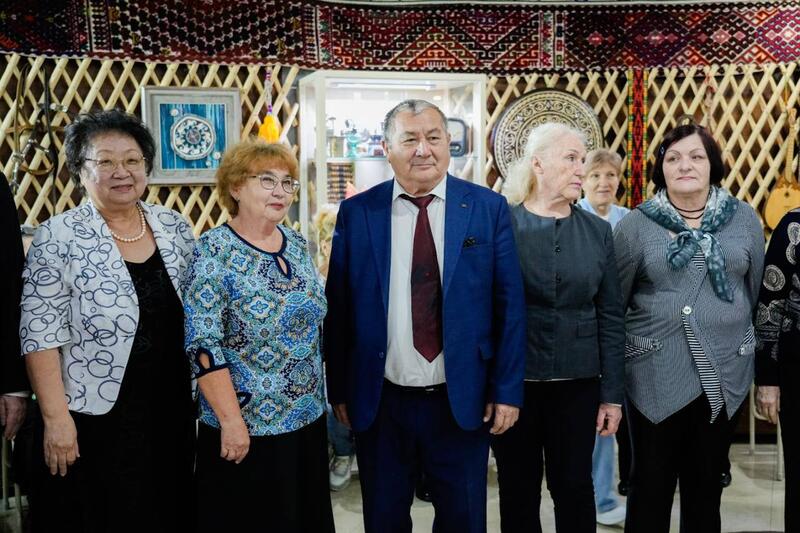 Фотовыставка, концерт и награждение: в столичном Доме дружбы чествовали ветеранов АНК